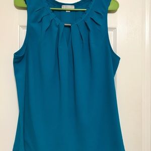 NY and Co sleeveless teal green shirt.